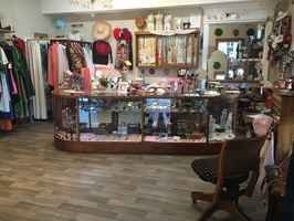 gift-accessory-clothing-jewelry-store-pacifica-california