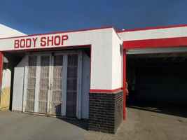 Body Shop - w/Permitted Booth - 9 Bays - Low Rent!