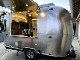 16ft-mobile-airstream-food-and-beverage-trailer-for-sale